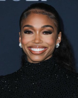 Michael Kors elbisesi giyen Lori Harvey, 15 Kasım 2021 'de ABD' nin Kaliforniya eyaletinin Los Angeles kentinde düzenlenen 6..