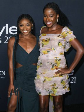 Jimnastikçi Simone Biles ve şair Amanda Gorman, 15 Kasım 2021 'de ABD' nin Kaliforniya eyaletinin Los Angeles kentinde düzenlenen 6.. 