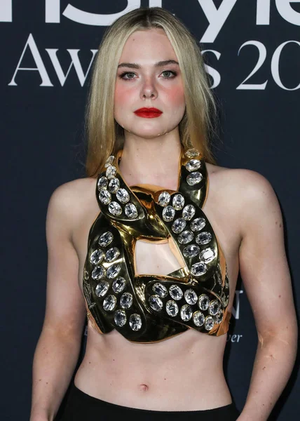 Aktris Elle Fanning Mengenakan Gaun Balmain Datang 6Th Annual Instyle — Stok Foto