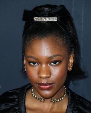 Chanel elbise giyen aktris Demi Singleton, 14 Kasım 2021 'de Hollywood, Los Angeles, Kaliforniya, ABD' deki TCL Çin Tiyatrosu IMAX 'ta düzenlenen Warner Bros. Pictures' King Richard 'ın Kapanış Gecesi' ne geldi.