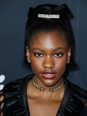 Chanel elbise giyen aktris Demi Singleton, 14 Kasım 2021 'de Hollywood, Los Angeles, Kaliforniya, ABD' deki TCL Çin Tiyatrosu IMAX 'ta düzenlenen Warner Bros. Pictures' King Richard 'ın Kapanış Gecesi' ne geldi.