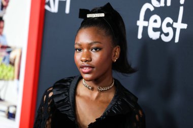 Chanel elbise giyen aktris Demi Singleton, 14 Kasım 2021 'de Hollywood, Los Angeles, Kaliforniya, ABD' deki TCL Çin Tiyatrosu IMAX 'ta düzenlenen Warner Bros. Pictures' King Richard 'ın Kapanış Gecesi' ne geldi.