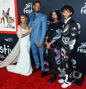 Aktris Jada Pinkett Smith, Will Smith, Willow Smith ve Jaden Smith, 14 Kasım 2021 'de Hollywood, Los Angeles, ABD' deki TCL Çin Tiyatrosu IMAX 'ta düzenlenen Warner Bros. Pictures' King Richard 'ın 2021 Kapanış Gecesi' ne geldiler.