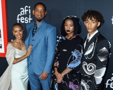 Aktris Jada Pinkett Smith, Will Smith, Willow Smith ve Jaden Smith, 14 Kasım 2021 'de Hollywood, Los Angeles, ABD' deki TCL Çin Tiyatrosu IMAX 'ta düzenlenen Warner Bros. Pictures' King Richard 'ın 2021 Kapanış Gecesi' ne geldiler.