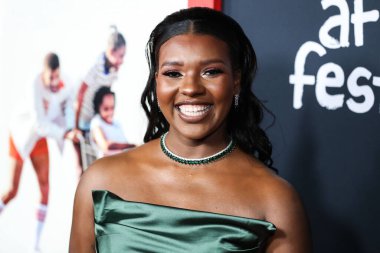 Aktris Mikayla Bartholomew, 14 Kasım 2021 'de Hollywood, Los Angeles, Kaliforniya, ABD' deki TCL Çin Tiyatrosu IMAX 'ta düzenlenen Warner Bros. Pictures' King Richard 'ın Kapanış Gecesi' ne geldi.. 