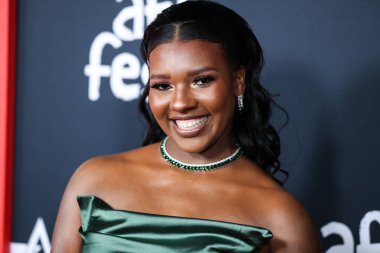 Aktris Mikayla Bartholomew, 14 Kasım 2021 'de Hollywood, Los Angeles, Kaliforniya, ABD' deki TCL Çin Tiyatrosu IMAX 'ta düzenlenen Warner Bros. Pictures' King Richard 'ın Kapanış Gecesi' ne geldi.. 