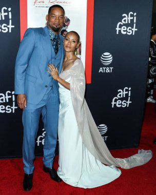 Aktör Will Smith ve Jada Pinkett Smith, 14 Kasım 2021 'de Hollywood, Los Angeles, Kaliforniya, ABD' deki TCL Çin Tiyatrosu IMAX 'ta düzenlenen Warner Bros. Pictures' King Richard 'ın 2021 Kapanış Gecesi' ne geldiler.