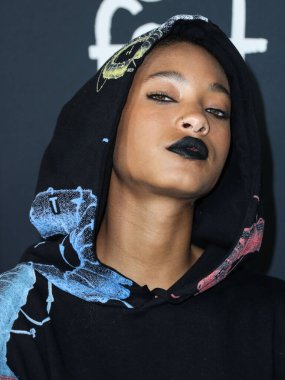 Şarkıcı Willow Smith, 14 Kasım 2021 tarihinde Hollywood, Los Angeles, Kaliforniya, ABD 'de düzenlenen TCL Çin Tiyatrosu IMAX' ta düzenlenen Warner Bros. Pictures 'King Richard' ın Kapanış Gecesi Festivali 'ne geldi.. 