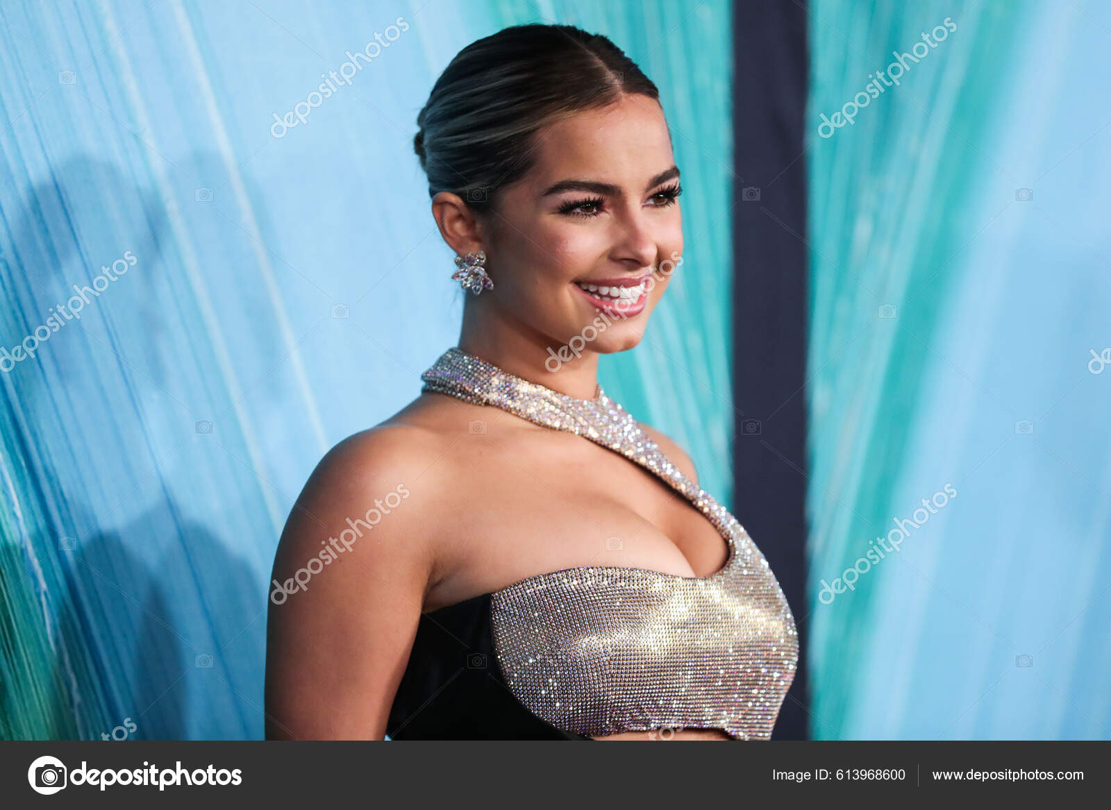 L actrice Personnalite Des Medias Addison Rae Portant Une Robe Versace Photo editoriale par imagepressagency 613968600