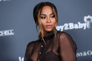 Şarkıcı Ciara, 13 Kasım 2021 'de Batı Hollywood, Los Angeles, Kaliforniya, ABD' deki Pasifik Tasarım Merkezi 'nde düzenlenen Bebek 10 yıllık galaya geldi..