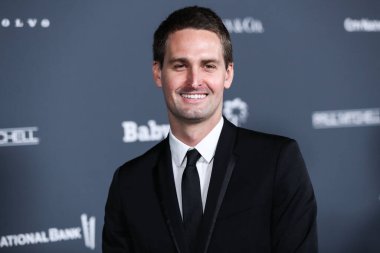 Snap Inc. 'in kurucularından ve CEO' su Evan Spiegel, 13 Kasım 2021 'de Amerika Birleşik Devletleri' nin Los Angeles eyaletinin Batı Hollywood şehrinde düzenlenen Baby2Baby 10 yıllık Gala 2021 'e geldi.. 