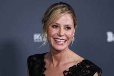 Aktris Julie Bowen, 13 Kasım 2021 'de Batı Hollywood, Los Angeles, Kaliforniya, ABD' deki Pasifik Tasarım Merkezi 'nde düzenlenen Bebek 10 yıllık galaya geldi..