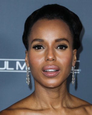Aktris Kerry Washington Prada elbisesi, Samer Halimeh mücevheri ve Stuart Weitzman ayakkabıları 13 Kasım 2021 'de Batı Hollywood, Los Angeles, Kaliforniya, ABD' deki Pasifik Tasarım Merkezi 'nde düzenlenen Baby2Baby 10 yıllık galasına geldi.