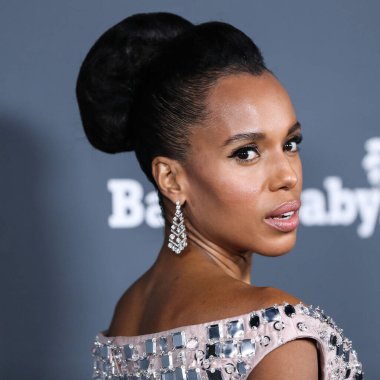 Aktris Kerry Washington Prada elbisesi, Samer Halimeh mücevheri ve Stuart Weitzman ayakkabıları 13 Kasım 2021 'de Batı Hollywood, Los Angeles, Kaliforniya, ABD' deki Pasifik Tasarım Merkezi 'nde düzenlenen Baby2Baby 10 yıllık galasına geldi.