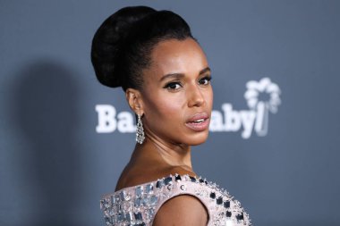 Aktris Kerry Washington Prada elbisesi, Samer Halimeh mücevheri ve Stuart Weitzman ayakkabıları 13 Kasım 2021 'de Batı Hollywood, Los Angeles, Kaliforniya, ABD' deki Pasifik Tasarım Merkezi 'nde düzenlenen Baby2Baby 10 yıllık galasına geldi.