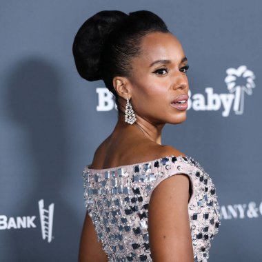 Aktris Kerry Washington Prada elbisesi, Samer Halimeh mücevheri ve Stuart Weitzman ayakkabıları 13 Kasım 2021 'de Batı Hollywood, Los Angeles, Kaliforniya, ABD' deki Pasifik Tasarım Merkezi 'nde düzenlenen Baby2Baby 10 yıllık galasına geldi.