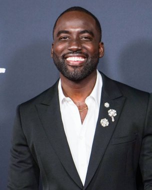 Aktör Shamier Anderson, 13 Kasım 2021 'de Hollywood, Los Angeles, Kaliforniya, ABD' deki TCL Çin Tiyatrosu IMAX 'te düzenlenen Netflix' in 'Bruised' adlı filminin resmi gösterimine geldi..