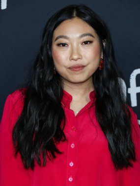 Aktris Awkwafina (Nora Lum), 12 Kasım 2021 'de Hollywood, Los Angeles, Kaliforniya, ABD' deki TCL Çin Tiyatrosu IMAX 'ta düzenlenen 