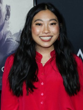 Aktris Awkwafina (Nora Lum), 12 Kasım 2021 'de Hollywood, Los Angeles, Kaliforniya, ABD' deki TCL Çin Tiyatrosu IMAX 'ta düzenlenen 