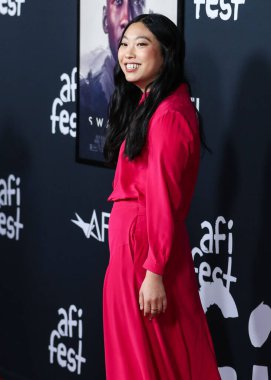 Aktris Awkwafina (Nora Lum), 12 Kasım 2021 'de Hollywood, Los Angeles, Kaliforniya, ABD' deki TCL Çin Tiyatrosu IMAX 'ta düzenlenen 