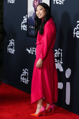 Aktris Awkwafina (Nora Lum), 12 Kasım 2021 'de Hollywood, Los Angeles, Kaliforniya, ABD' deki TCL Çin Tiyatrosu IMAX 'ta düzenlenen 