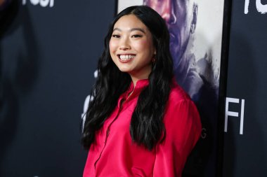 Aktris Awkwafina (Nora Lum), 12 Kasım 2021 'de Hollywood, Los Angeles, Kaliforniya, ABD' deki TCL Çin Tiyatrosu IMAX 'ta düzenlenen 