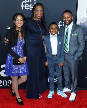 Aktör Dax Rey, 12 Kasım 2021 tarihinde Hollywood, Los Angeles, Kaliforniya, ABD 'de düzenlenen TCL Çin Tiyatrosu IMAX' te düzenlenen 2021 AFI Fest - Apple 'ın Dünya Gala Filmleri' Kuğu Şarkısı 'na geldi.. 