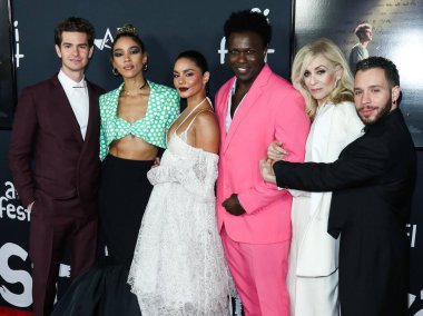 Aktörler Andrew Garfield, Alexandra Shipp, Vanessa Hudgens, Joshua Henry, Judith Light ve yönetmen Robin de Jesus Netflix 'in 