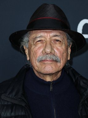 Aktör Edward James Olmos, Netflix 'in' tick, tickBOOM 'unun 2021 AFI Festivali - Açılış Gecesi Galası' na geliyor! 10 Kasım 2021 tarihinde Hollywood, Los Angeles, Kaliforniya, ABD 'deki TCL Çin Tiyatrosu' nda düzenlendi..