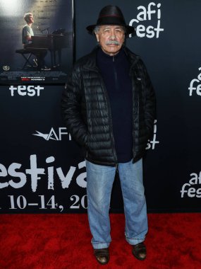 Aktör Edward James Olmos, Netflix 'in' tick, tickBOOM 'unun 2021 AFI Festivali - Açılış Gecesi Galası' na geliyor! 10 Kasım 2021 tarihinde Hollywood, Los Angeles, Kaliforniya, ABD 'deki TCL Çin Tiyatrosu' nda düzenlendi..