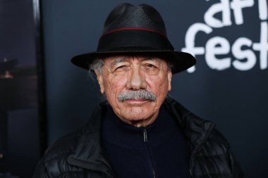 Aktör Edward James Olmos, Netflix 'in' tick, tickBOOM 'unun 2021 AFI Festivali - Açılış Gecesi Galası' na geliyor! 10 Kasım 2021 tarihinde Hollywood, Los Angeles, Kaliforniya, ABD 'deki TCL Çin Tiyatrosu' nda düzenlendi..