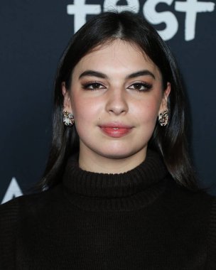 Aktris Isabella Gomez, Netflix 'in 