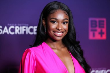 Aktris / şarkıcı Coco Jones (ayakkabı detayı), 9 Kasım 2021 'de Batı Hollywood EDITION Hotel' de düzenlenen Paula Patton 'ın BET + Original' Sacrifice 'sinin Los Angeles Özel Gösterimi' ne geldi..
