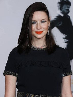 Prada elbisesi giyen aktris Caitriona Balfe, 8 Kasım 2021 'de Los Angeles, Kaliforniya, ABD' deki Akademi Sinema Müzesi 'nde düzenlenen Focus Filmleri' Belfast 'filminin Los Angeles galasına geldi..