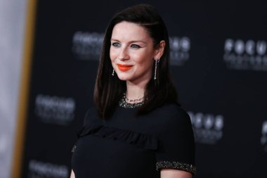Prada elbisesi giyen aktris Caitriona Balfe, 8 Kasım 2021 'de Los Angeles, Kaliforniya, ABD' deki Akademi Sinema Müzesi 'nde düzenlenen Focus Filmleri' Belfast 'filminin Los Angeles galasına geldi..