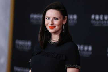 Prada elbisesi giyen aktris Caitriona Balfe, 8 Kasım 2021 'de Los Angeles, Kaliforniya, ABD' deki Akademi Sinema Müzesi 'nde düzenlenen Focus Filmleri' Belfast 'filminin Los Angeles galasına geldi..