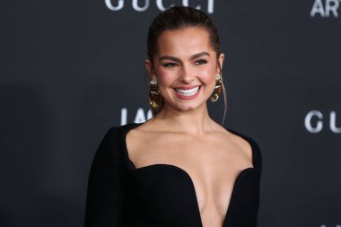 Saint Laurent elbisesi giyen Addison Rae, 6 Kasım 2021 'de Los Angeles İlçe Sanat Müzesi' nde düzenlenen 10. LACMA Sanat + Film Galası 'na geldi.. 