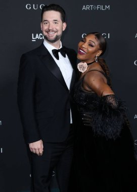 Alexis Ohanian ve eşi Serena Williams, 6 Kasım 2021 'de Los Angeles İlçe Sanat Müzesi' nde düzenlenen 10. LACMA Sanat + Film Galası 'na geldiler.. 