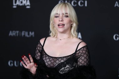 Gucci kıyafeti giyen şarkıcı Billie Eilish, 6 Kasım 2021 'de Los Angeles İlçe Sanat Müzesi' nde düzenlenen 10. Geleneksel LACMA Sanat + Film Galasına geldi.. 