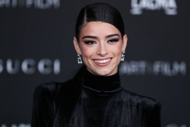 Alexandre Vauthier elbisesi giyen Dixie D 'Amelio, 6 Kasım 2021' de Los Angeles İlçe Sanat Müzesi 'nde düzenlenen 10. Geleneksel LACMA Sanat ve Film Galası 2021' e geldi..
