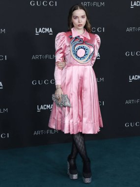 Aktris Dove Cameron, Los Angeles İlçe Sanat Müzesi 'nde 6 Kasım 2021' de düzenlenen 10. LACMA Sanat + Film Galası 'na geldi..
