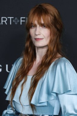 Gucci 'nin elbisesini giyen şarkıcı Florence Welch, 6 Kasım 2021' de Los Angeles İlçe Sanat Müzesi 'nde düzenlenen 10. Geleneksel LACMA Sanat + Film Galasına geldi.
