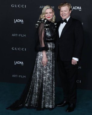 Kirsten Dunst ve Jesse Plemons, 6 Kasım 2021 'de Los Angeles İlçe Sanat Müzesi' nde düzenlenen 10. LACMA Sanat + Film Galası 'na geldiler.