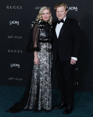 Kirsten Dunst ve Jesse Plemons, 6 Kasım 2021 'de Los Angeles İlçe Sanat Müzesi' nde düzenlenen 10. LACMA Sanat + Film Galası 'na geldiler.