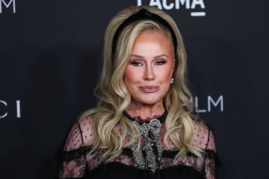 Gucci elbisesi giyen Kathy Hilton, 6 Kasım 2021 'de Los Angeles İlçe Sanat Müzesi' nde düzenlenen 10. LACMA Sanat + Film Galası 'na geldi.