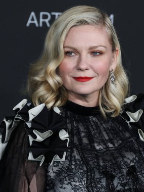 Aktris Kirsten Dunst, Los Angeles İlçe Sanat Müzesi 'nde 6 Kasım 2021 tarihinde düzenlenen 10. Geleneksel LACMA Sanat + Film Galası' na geldi.. 