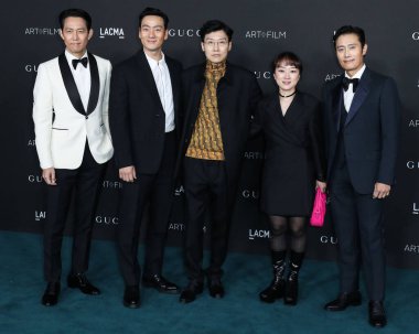 Lee Jung Jae, Park Hae Soo, Hwang Dong-hyuk ve Lee Byung-hun, 6 Kasım 2021 'de Los Angeles İlçe Sanat Müzesi' nde düzenlenen 10. Geleneksel LACMA Sanat ve Film Galası 2021 'e geldiler..