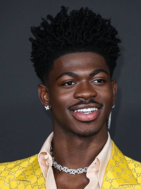 Gucci 'nin takım elbisesini giyen rapçi Lil Nas X, 6 Kasım 2021' de Los Angeles İlçe Sanat Müzesi 'nde düzenlenen 10. Geleneksel LACMA Sanat + Film Galasına geldi.. 