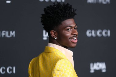 Gucci 'nin takım elbisesini giyen rapçi Lil Nas X, 6 Kasım 2021' de Los Angeles İlçe Sanat Müzesi 'nde düzenlenen 10. Geleneksel LACMA Sanat + Film Galasına geldi.. 