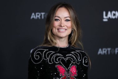 Gucci elbisesi giyen aktris Olivia Wilde, 6 Kasım 2021 'de Los Angeles İlçe Sanat Müzesi' nde düzenlenen 10. LACMA Sanat + Film Galasına geldi.. 